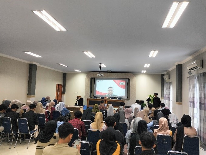 Kuliah Tamu Prodi Manajemen UNIMUGO: “Waspada Investasi dan Pinjaman Online Ilegal”